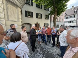 Msgr. Rudolf Bischof erzählt uns Interessantes über den Dom